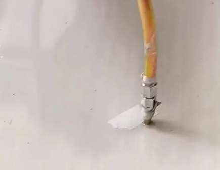 疏附瓷砖空鼓维修公司专业解答在瓷砖铺贴过程中，如果使用的砂料过粗（如全部使用了粗砂），可能会导致以下问题
